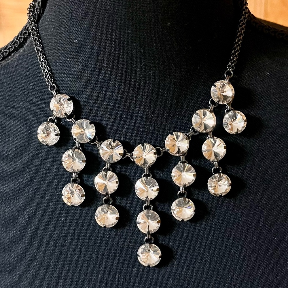 Chico’s Crystal Raindrop Statement Necklace Gunmetal Black Chain Bib Costume